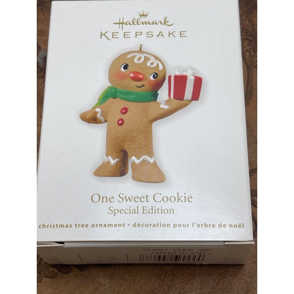 Hallmark Keepsake "One Sweet Cookie" 2012 Special‎ Edition Ornament